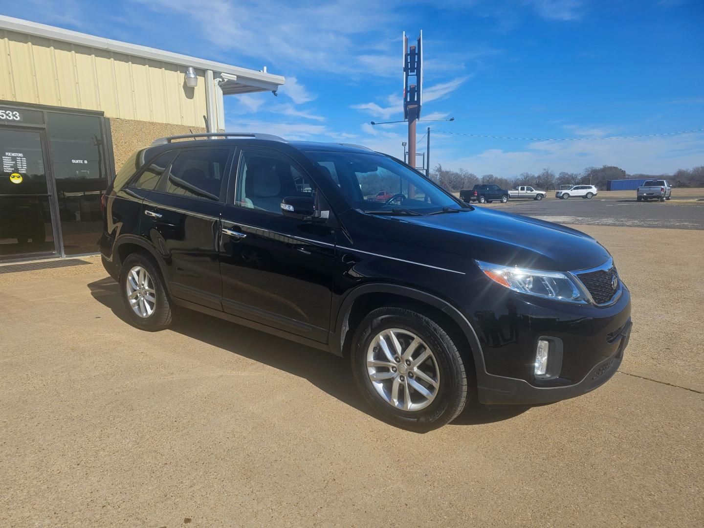 2015 BLACK Kia Sorento LX 2WD (5XYKT4A65FG) with an 2.4L L4 DOHC 16V engine, 6-Speed Automatic transmission, located at 533 S Seven Points BLVD, Seven Points, TX, 75143, (430) 255-4030, 32.313999, -96.209351 - Photo#1